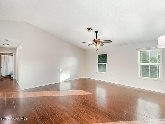 4th image of 511 Biscayne Ln