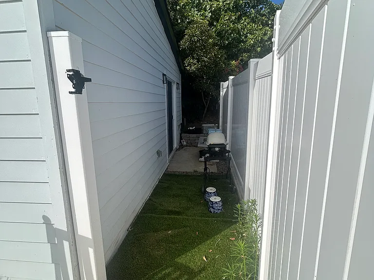 5117 Foothill Blvd — Photo 14