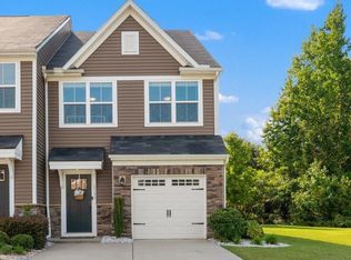 135 Lilywood Ct, Simpsonville, SC 29681