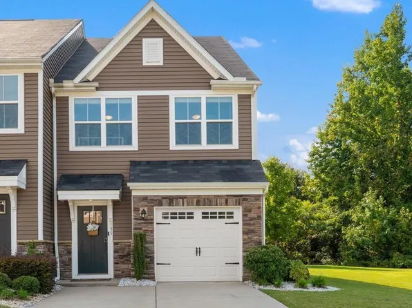 135 Lilywood Ct, Simpsonville, SC 29681
