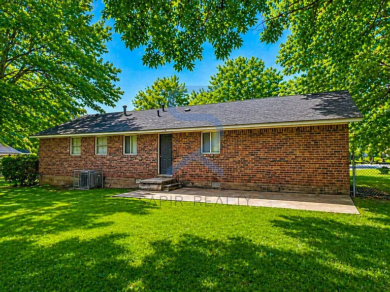 1433 Iron Gate Blvd — Photo 4