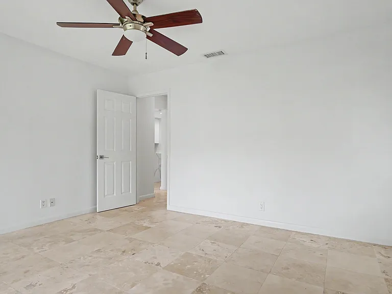 3939 NE 5th Ave #A201 — Photo 22