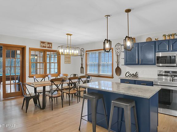 4th image of 42 Ottomanelli Dr