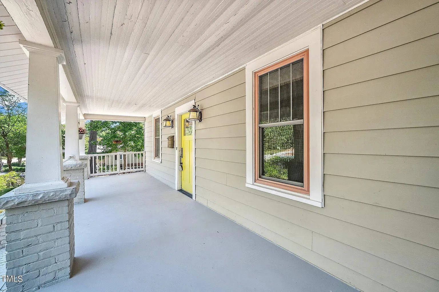 2 bed, 1.5 bath, 1228 sqft, $2,400 — Photo 4