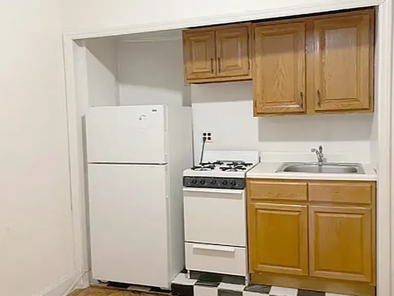 42 W 72nd St #11-C — Photo 7