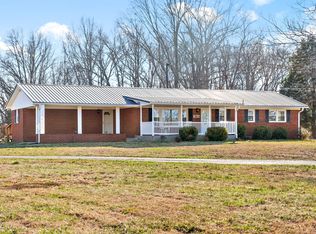 3824 Oakwood Rd, Woodlawn, TN 37191