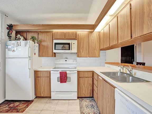 5th image of 1524 Whitehall Drive #406