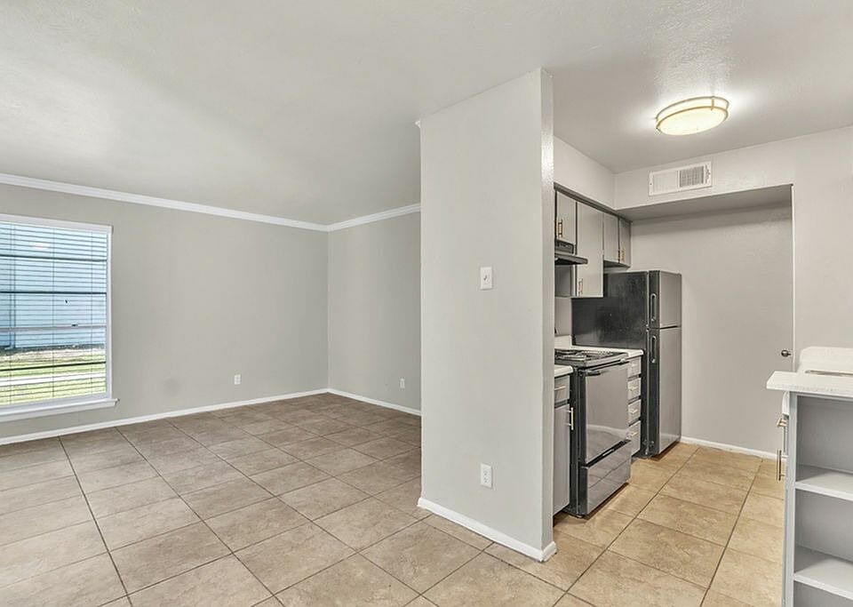 Living/Kitchen