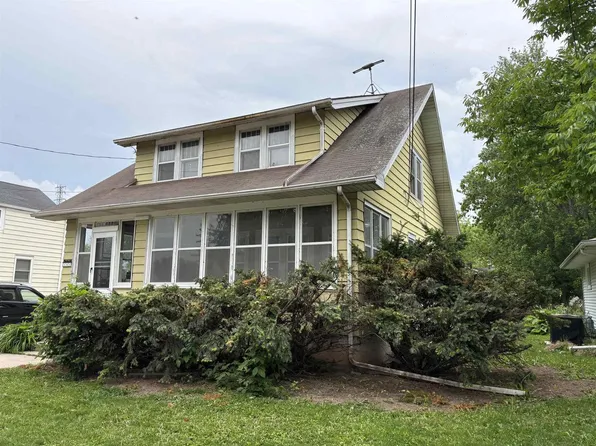 121 Kaukauna Street, Menasha, WI 54952