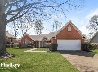 7565 Lowrance Rd, Memphis, TN 38125