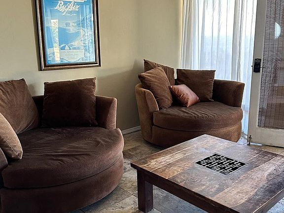 4th image of 1352 Sunset Cliffs Blvd Floor 1-ID1035294P