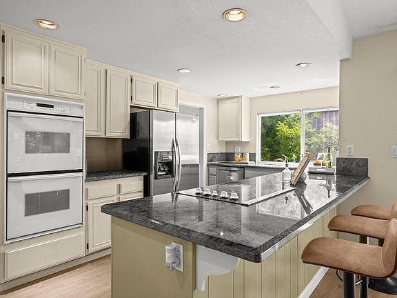 4th image of 9567 Alcosta Blvd