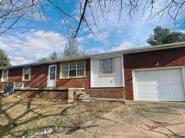 377 Harmony Rd, Gandeeville, WV 25243