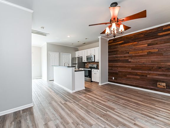 3rd image of 4820 Holly Berry Ln