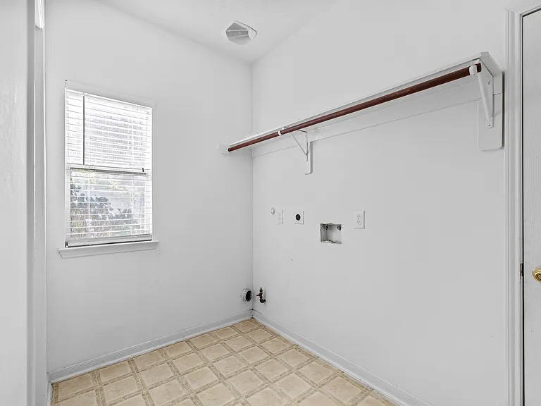 1111 Blue Leaf Dr — Photo 33