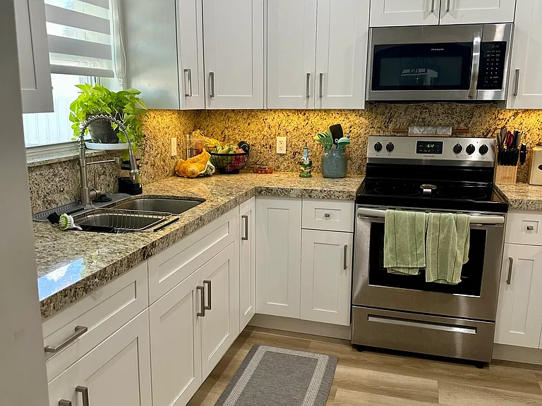 321 Tamiami Blvd — Photo 23