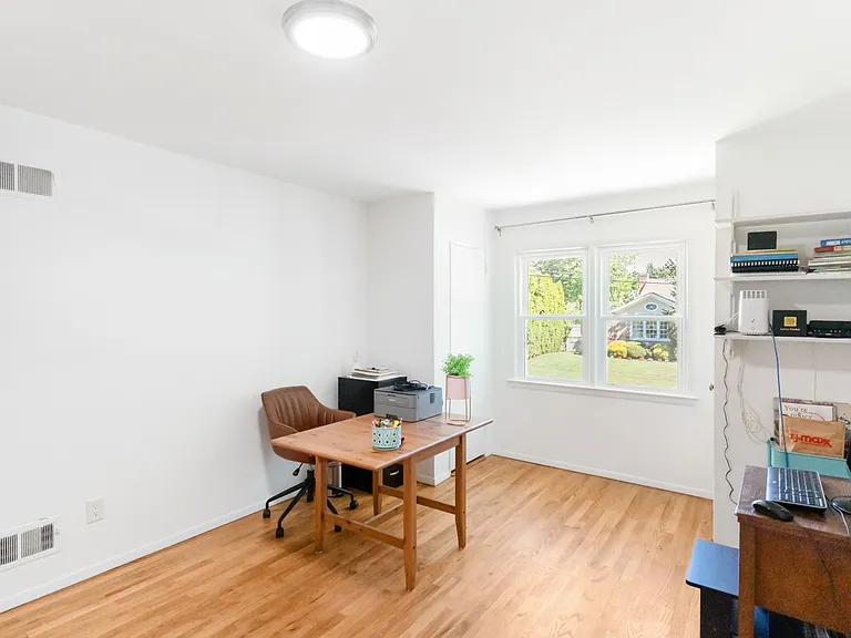 31 Frederick Ln — Photo 22