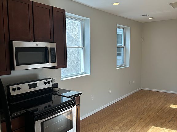 2nd image of 1319 N 15th St Floor 3