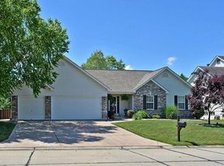 3310 Post View Dr, O'Fallon, MO 63368