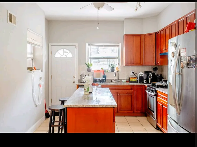 1728 S 18th St — Photo 13