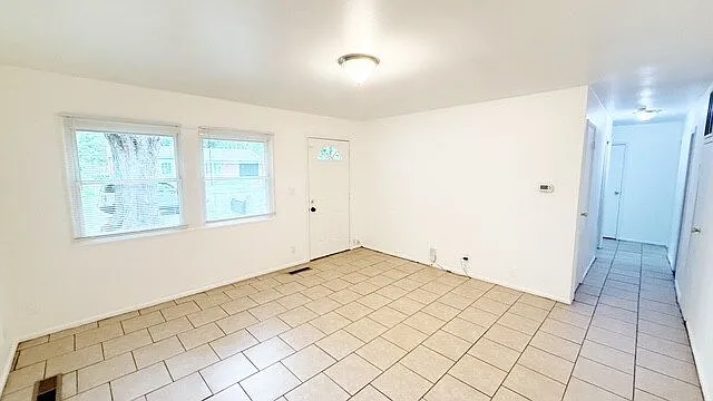3608 Eisenhower Dr — Photo 3