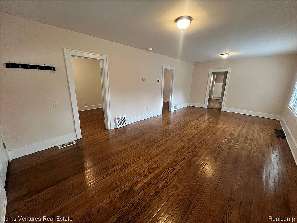 21344 Seminole St, photo 8