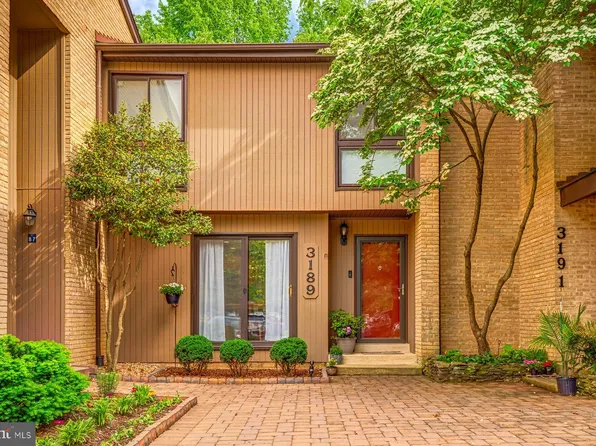 3189 Colchester Brook Ln, Fairfax, VA 22031