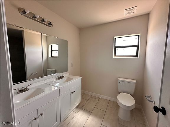 5th image of 626 SE 1st Terrace Cpe