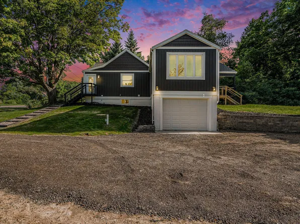 2045 Forest Hill Ave SE, Kentwood, MI 49546