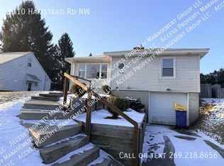 2110 Hamstead Rd NW, Grand Rapids, MI 49504