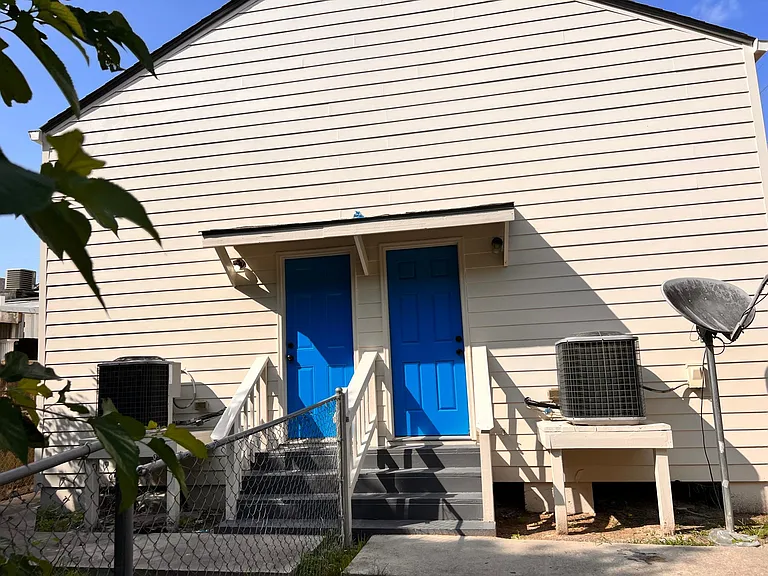 2604 Saint Philip St — Photo 12
