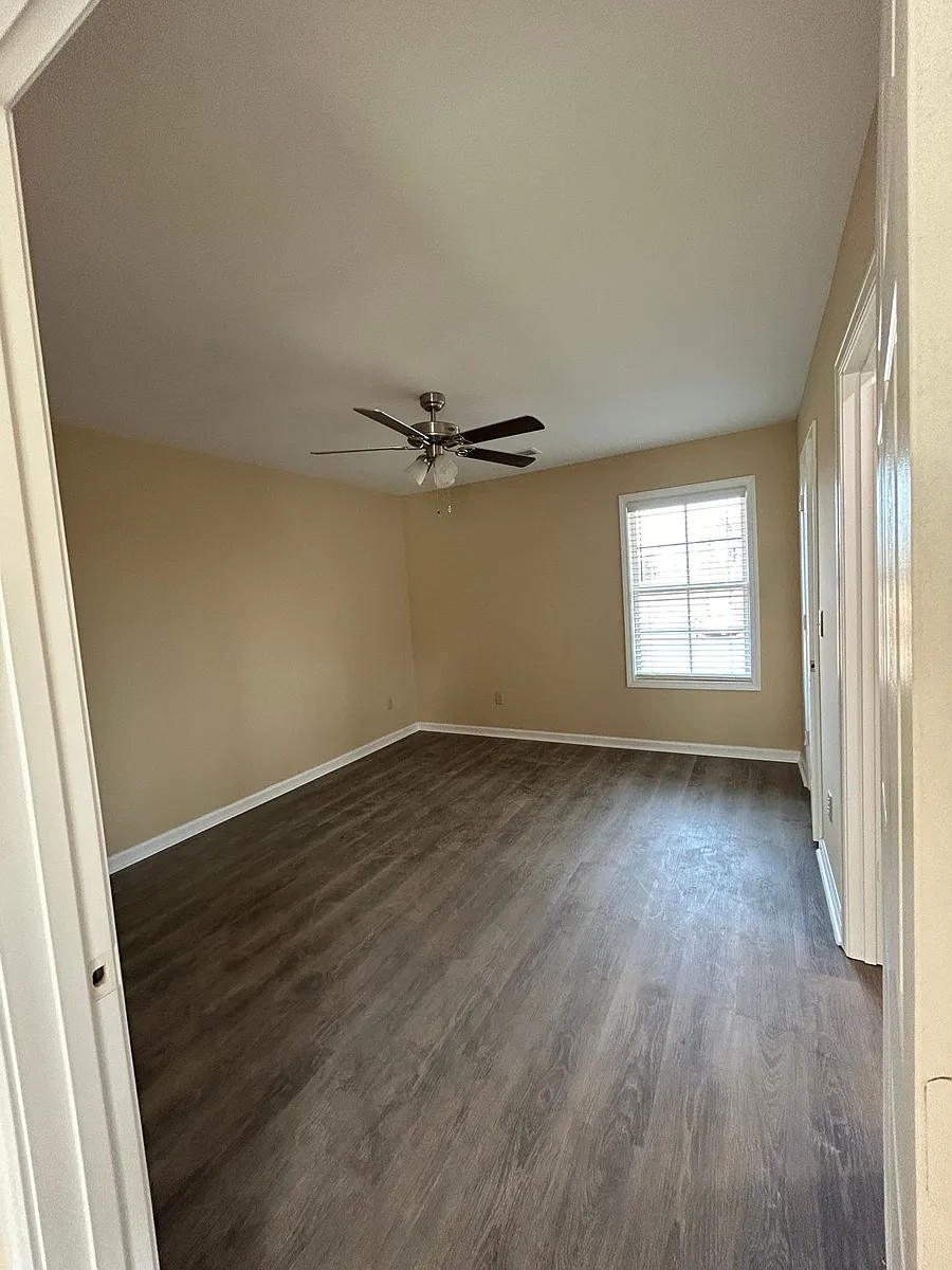Building Photo - 305 Sallie Hardin Rd #1
