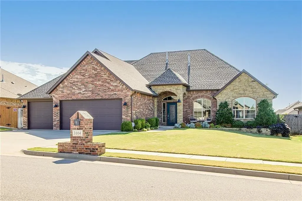 4 bed, 3.5 bath, 2947 sqft, $2,900 — Photo 1