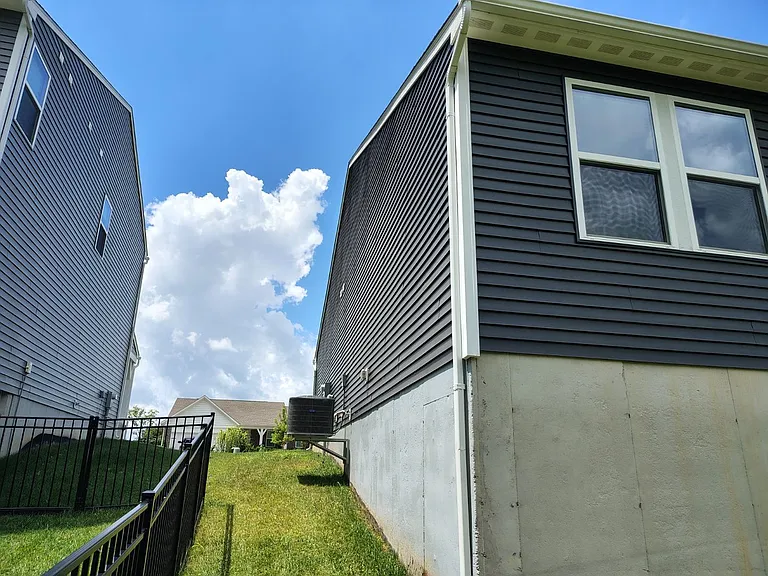 1458 Catford Ct — Photo 31