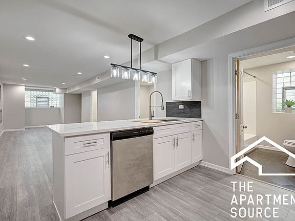 5th image of 2853 W Dickens Ave #G