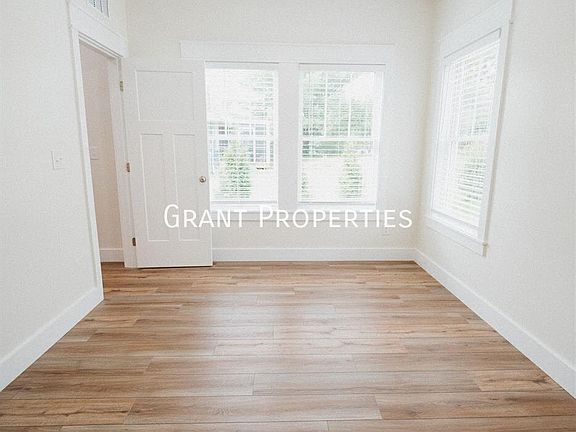 4th image of 2127 E 5th St