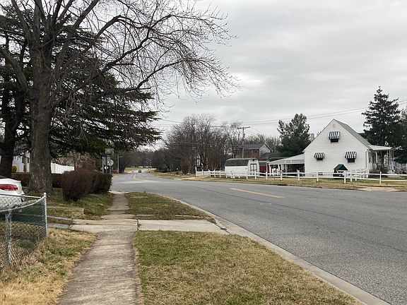3rd image of 1529 Delvale Ave