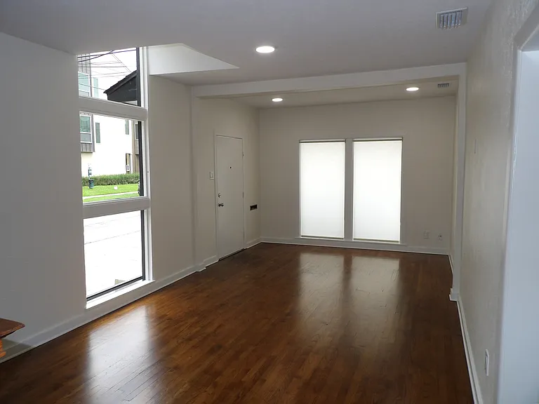 3219 Lee St — Photo 21