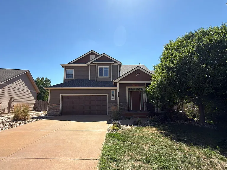 296 Sloan Dr — Photo 2