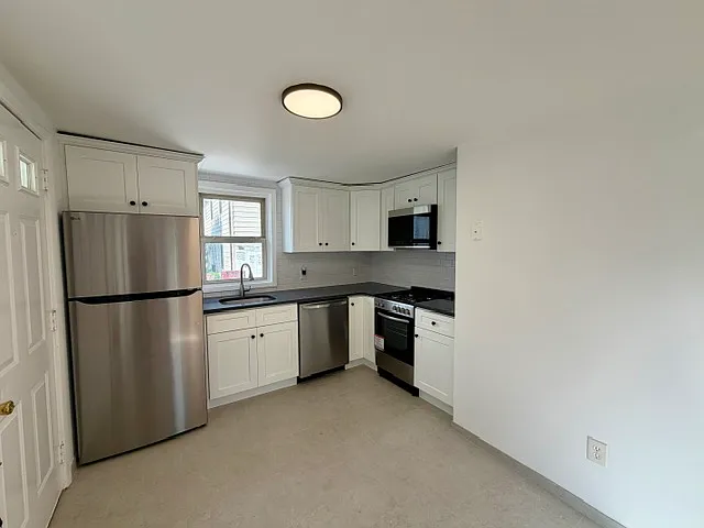 1 bed, 750 sqft, $2,100 — Photo 4