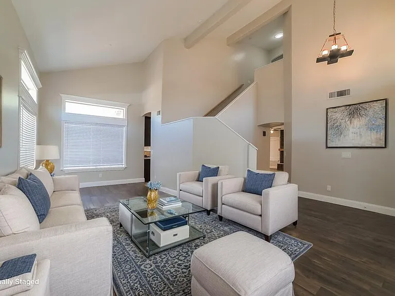 1297 E Tradewind Dr — Photo 4