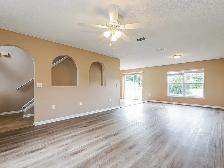 1113 Benan Ct — Photo 5