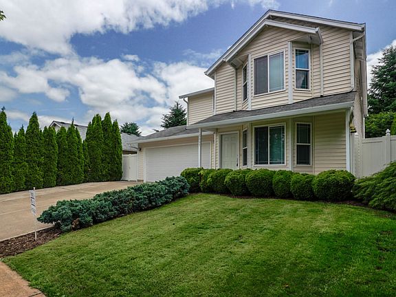 2nd image of 2907 NE Delancey Ct