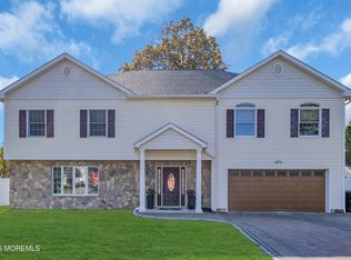 64 Hawthorne Avenue, Holmdel, NJ 07733