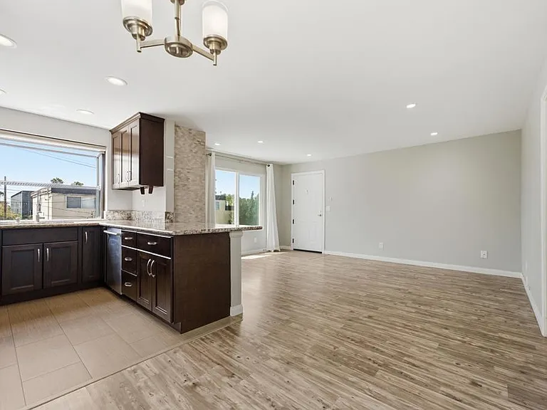 4355 Rialto St #7 — Photo 19