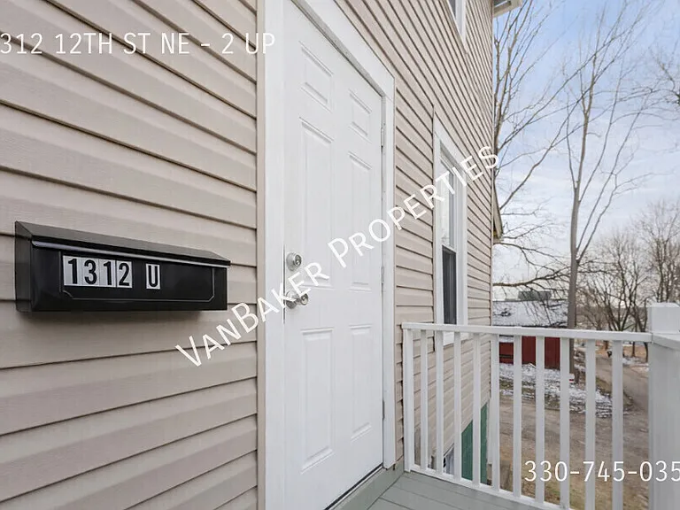 1312 12th St NE #2 — Photo 2