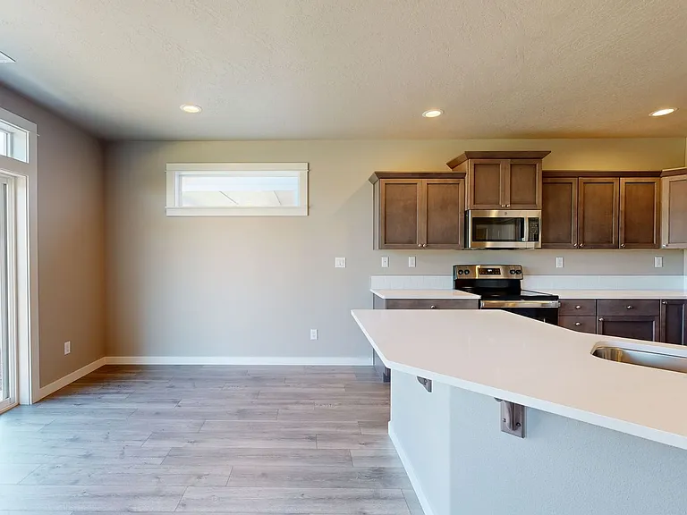 1189 Ava St — Photo 7