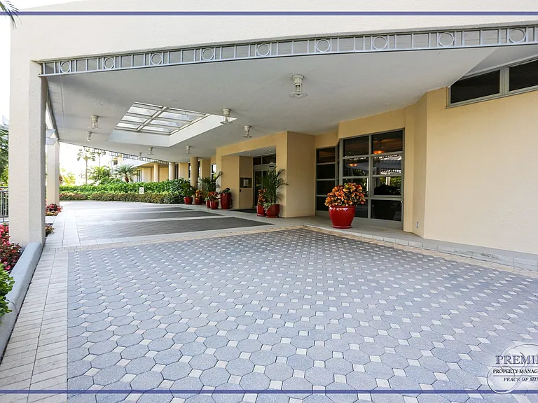 4041 Gulf Shore Blvd N #305 — Photo 28