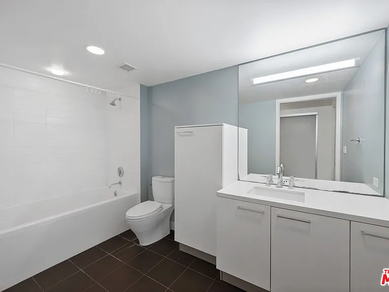 901 S Flower St #601 — Photo 13