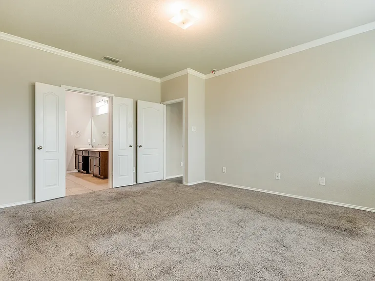 1900 Outpost Creek Ln — Photo 15